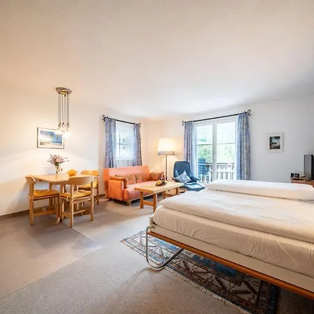 3306 Charmante 1,5-zimmer-wohnung Mit Talblick Lägenhet *