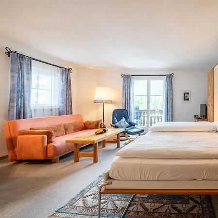 3306 Charmante 1,5-zimmer-wohnung Mit Talblick Lägenhet *