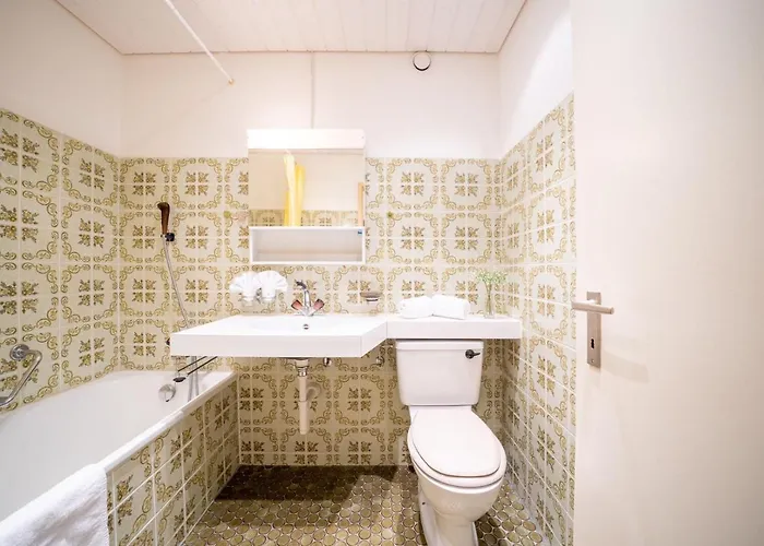 3306 Charmante 1,5-zimmer-wohnung Mit Talblick Lägenhet